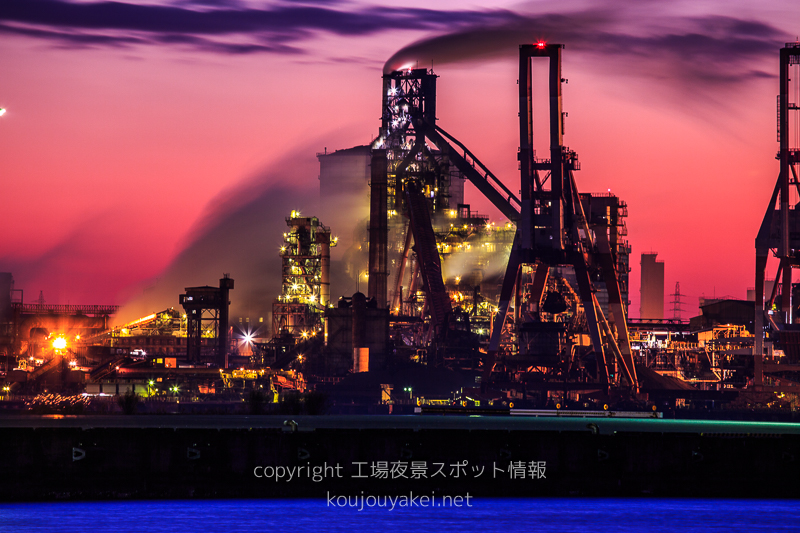 名古屋港　金城ふ頭中央緑地からの工場夜景
