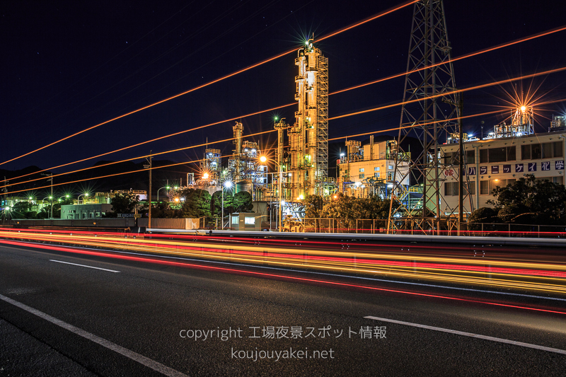 静岡市　イハラニッケイ化学工業前の工場夜景（国道から）