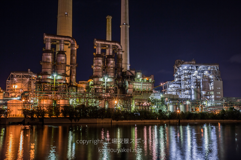 周南市　富田川河口(トクヤマ煙突)の工場夜景
