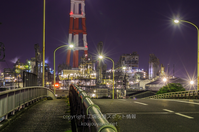 四日市市　海山道跨線橋の工場夜景