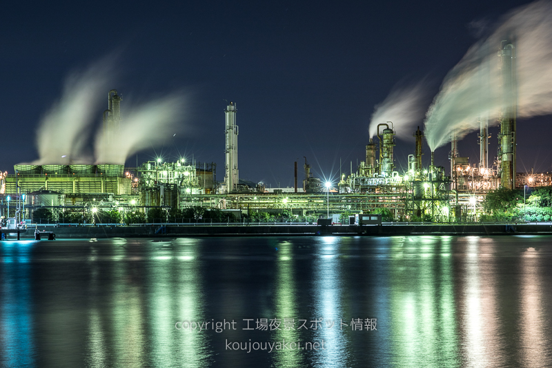 霞ヶ浦緑地公園南部の工場夜景（対岸）