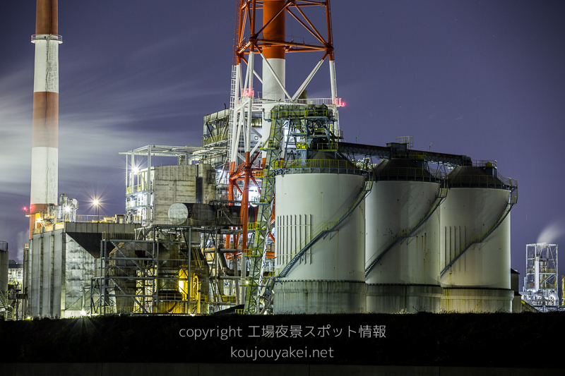 姫路市　網干なぎさ公園の工場夜景（東部海岸から望遠レンズで）