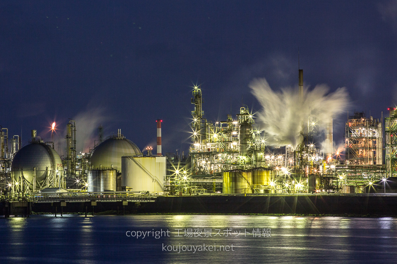 大竹市　 晴海臨海公園の工場夜景（望遠レンズで）