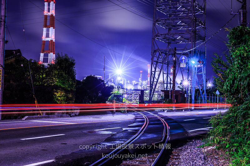 四日市市　昭和シェル石油貨物駅前の工場夜景スポット