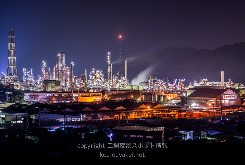 有田市　南側高台の工場夜景（東燃ゼネラル石油の全景）